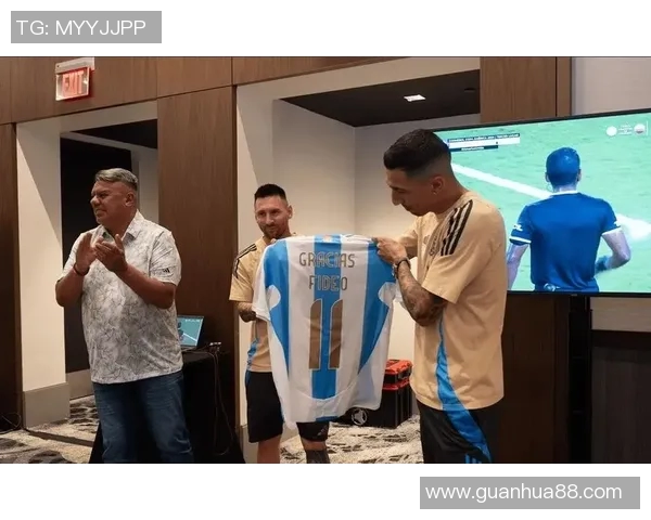 球星退役后转行主播，人气不减反增