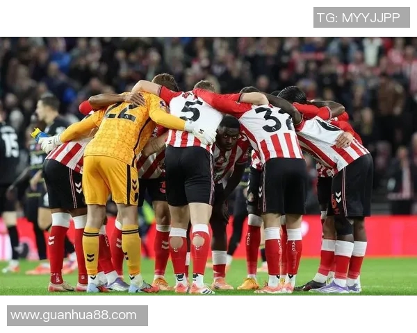 欧联赛场频现小动作球员行为引发广泛热议与争议